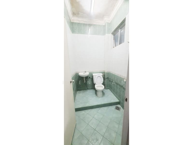 Rumah Teres 2 Tingkat untuk Dijual di Taman Perling (Perling) - Iden Tan - Bathroom - PropertyGuru.com.my