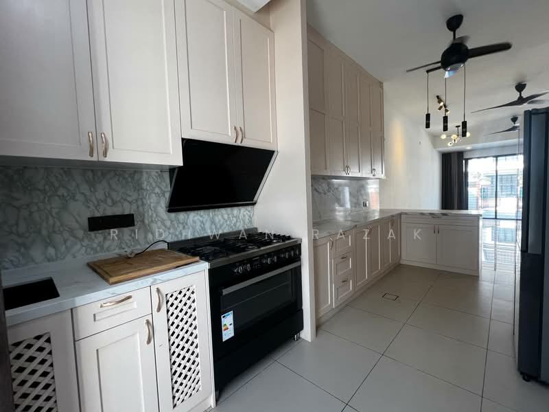 Rumah Teres untuk Dijual di Elmina (Shah Alam) - Ridhwan Razak - Kitchen - PropertyGuru.com.my