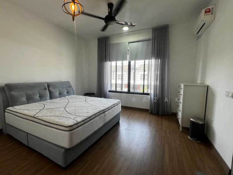 Rumah Teres untuk Dijual di Elmina (Shah Alam) - Ridhwan Razak - Bedroom - PropertyGuru.com.my