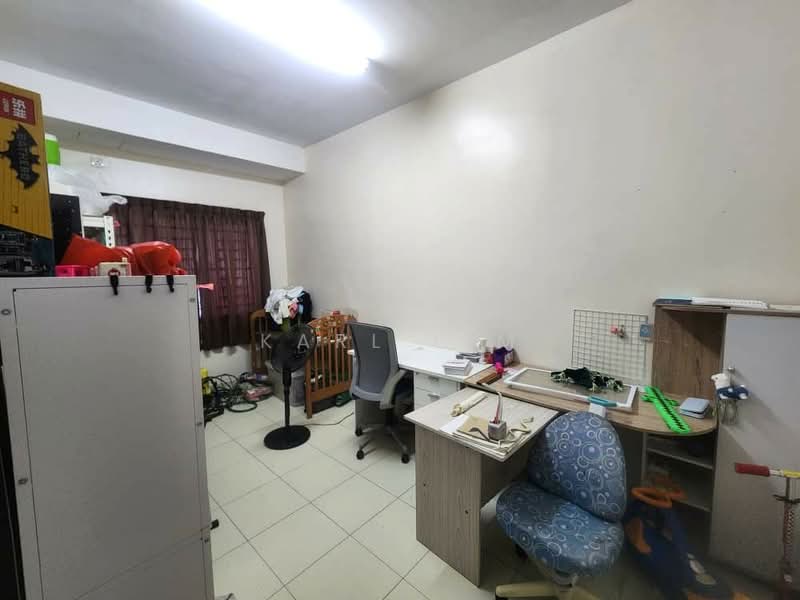 2-storey Terraced House for Sale in Taman Seri Austin (Tebrau) - Karl Lim - Study - PropertyGuru.com.my