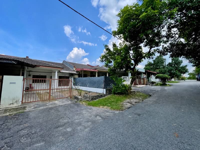 Rumah Teres 1 Tingkat untuk Dijual di Taman Kajang Utama (Kajang) - Shaziery Iskandar - Exterior - PropertyGuru.com.my