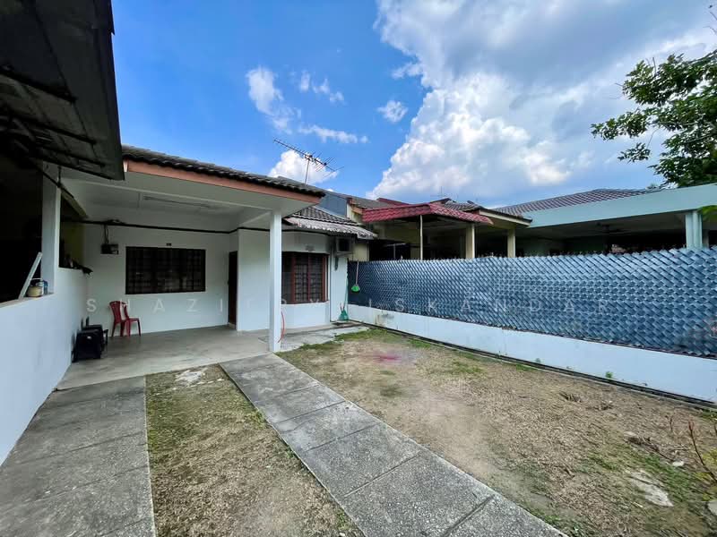 Rumah Teres 1 Tingkat untuk Dijual di Taman Kajang Utama (Kajang) - Shaziery Iskandar - Exterior - PropertyGuru.com.my