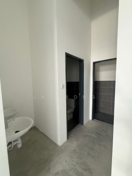 Shop for Rent in Taman Kulai (Kulai) - Jax Wong - Bathroom - PropertyGuru.com.my
