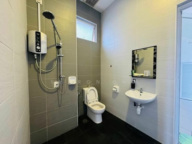 Pangsapuri untuk Dijual di THE SENAI GARDEN (PANGSAPURI IMPIAN SENAI) - Sharon Ong - Bathroom - PropertyGuru.com.my