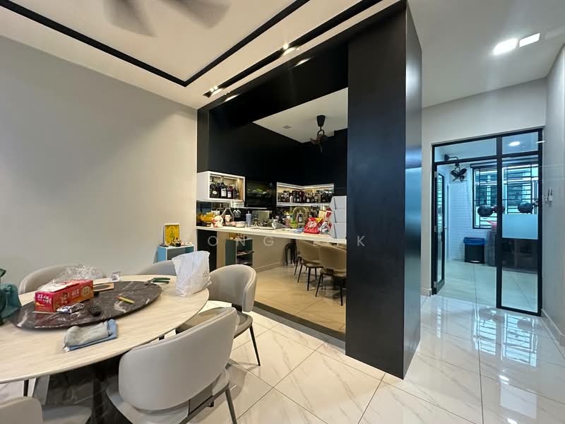 Rumah Teres 2 Tingkat untuk Dijual di Taman Mount Austin (Tebrau) - Fong Lik - Dining Room - PropertyGuru.com.my