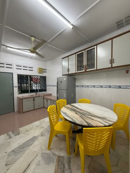 Terraced House for Rent in Taman Layang Layang (Seremban) - Chin Mei Ling - Kitchen - PropertyGuru.com.my