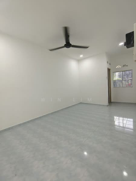 Rumah Teres 2 Tingkat untuk Dijual di Taman Bukit Mutiara (Batu Pahat) - Win Lim - Living Room - PropertyGuru.com.my