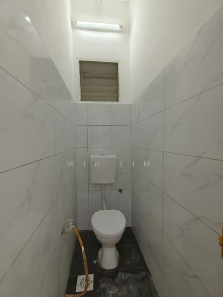 Rumah Teres 2 Tingkat untuk Dijual di Taman Bukit Mutiara (Batu Pahat) - Win Lim - Bathroom - PropertyGuru.com.my