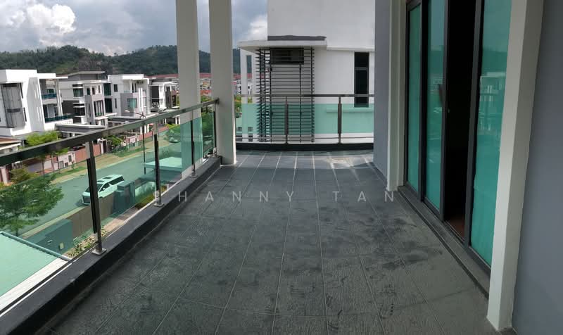 Rumah Banglo untuk Dijual di Bandar Sungai Long (Selangor) - Shanny Tan - Balcony - PropertyGuru.com.my