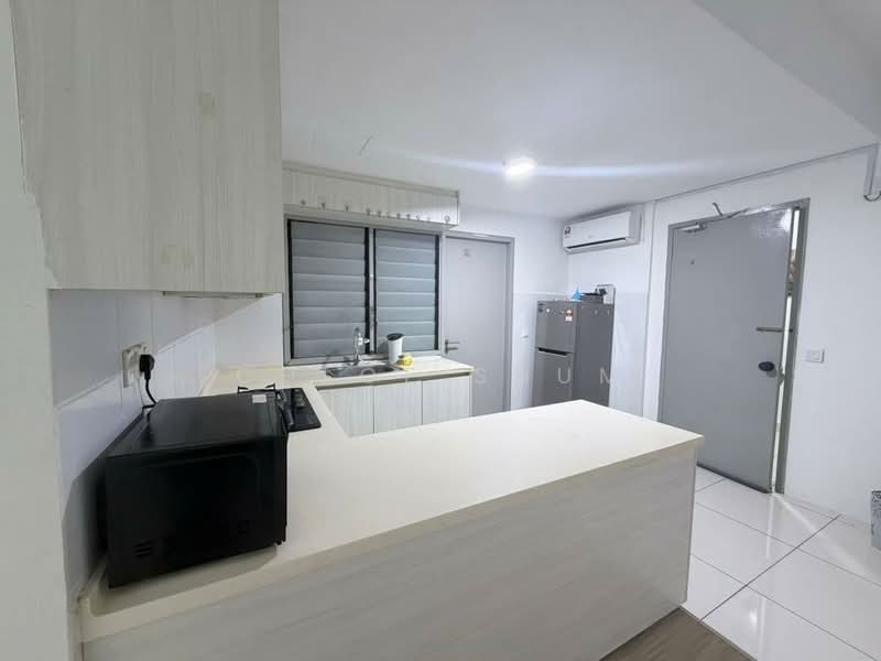 Servis Apartment untuk Disewa di Residences @ 1 Tebrau - Chloe Shum - Kitchen - PropertyGuru.com.my