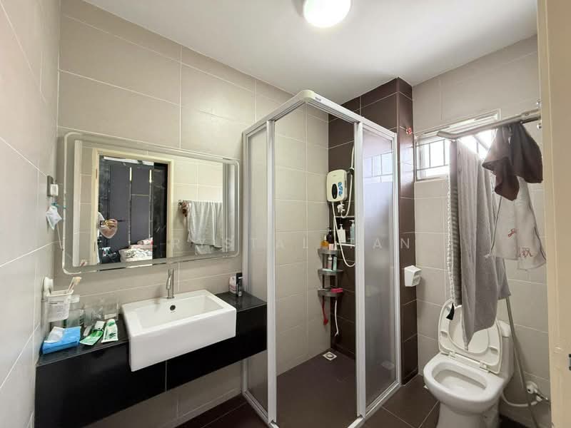 2-storey Terraced House for Sale in Taman Seri Austin (Tebrau) - Crystal Tan - Bathroom - PropertyGuru.com.my