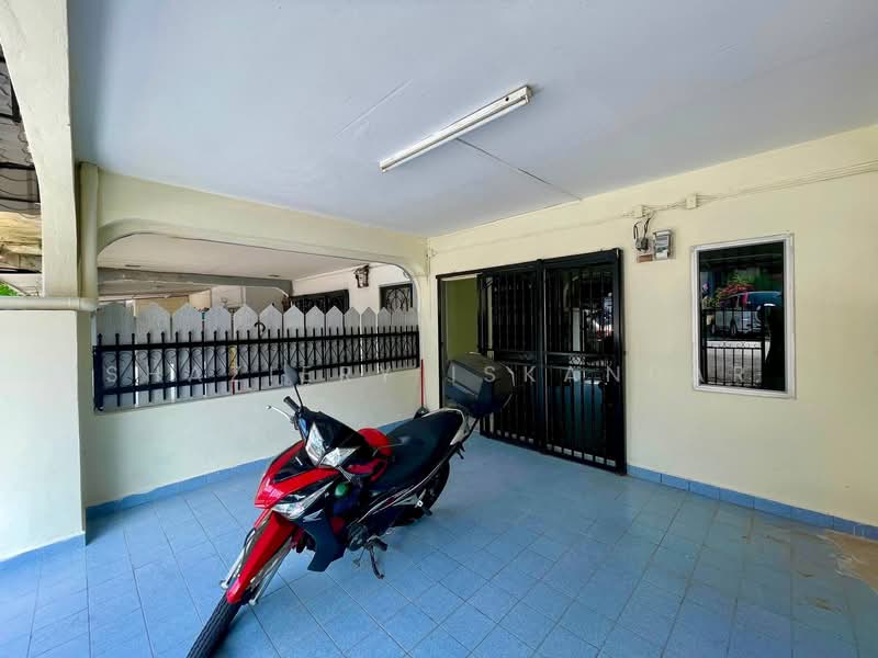 Rumah Teres 2 Tingkat untuk Dijual di Kajang (Selangor) - Shaziery Iskandar - Exterior - PropertyGuru.com.my