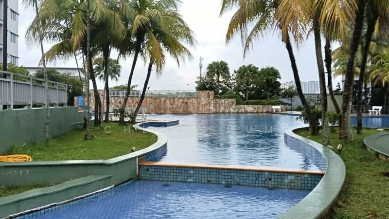 Pangsapuri untuk Disewa di Danga View Apartment - Chloe Shum - Pool - PropertyGuru.com.my