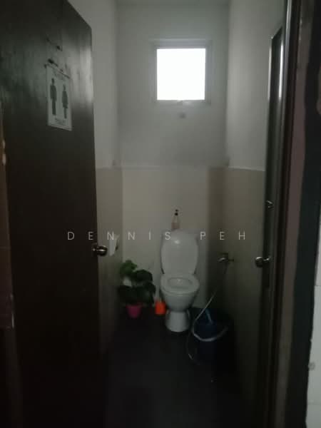 Kedai / Pejabat untuk Disewa di Setia Tropika (Johor Bahru) - Dennis Peh - Bathroom - PropertyGuru.com.my