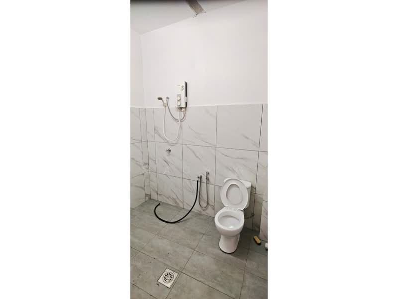 Rumah Teres 2 Tingkat untuk Dijual di Taman Bunga Raya Seksyen 3 (Bukit Baru) - Macy G - Bathroom - PropertyGuru.com.my