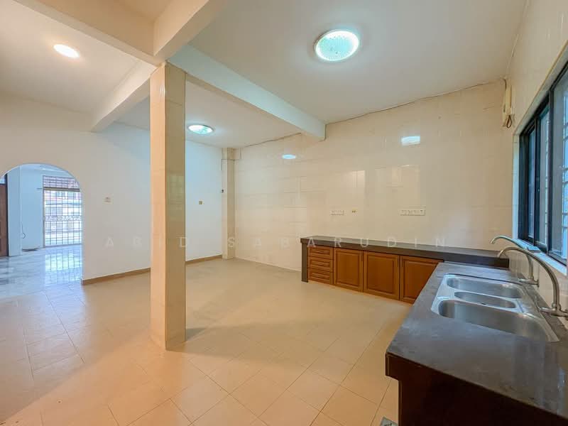 2.5-storey Terraced House for Sale in Taman Putra Permai (Seri Kembangan) - Abid Sabarudin - PropertyGuru.com.my