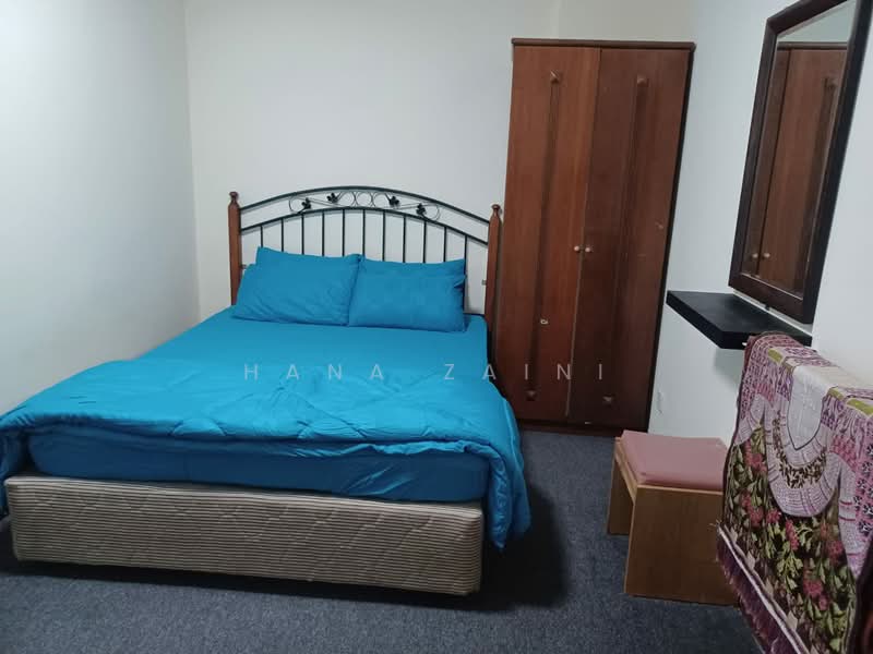 Kondominium untuk Dijual di Laguna Condo Resort - Hana Zaini - Bedroom - PropertyGuru.com.my