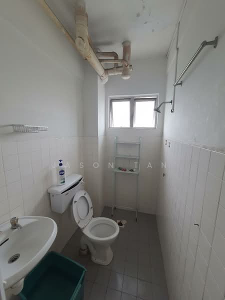 Pangsapuri untuk Dijual di Cheras Perdana Apartment Block A, B, C - Jason Tan - Bathroom - PropertyGuru.com.my