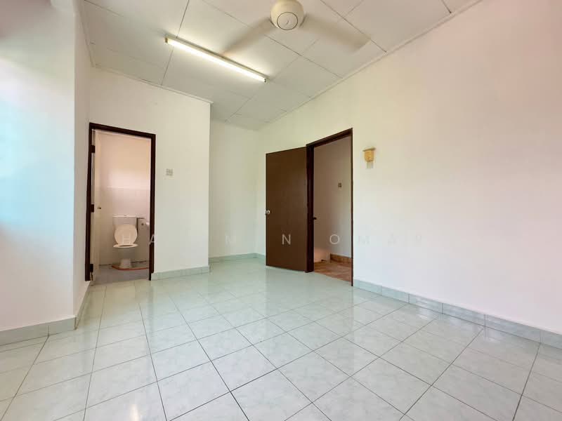 2-storey Terraced House for Sale in Saujana Utama (Selangor) - Hazeman Omar - Bathroom - PropertyGuru.com.my