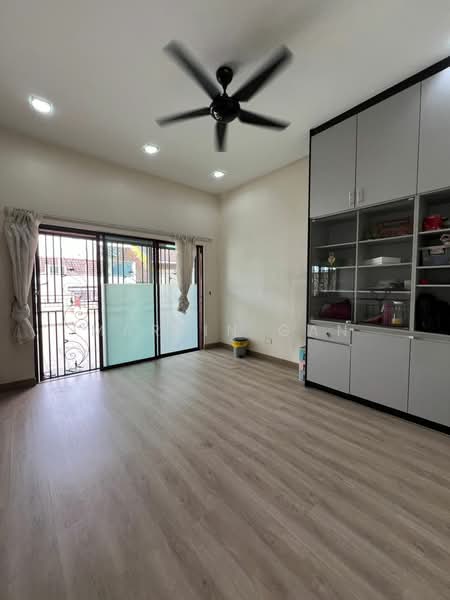 3-storey Terraced House for Sale in Batu Caves (Kuala Lumpur) - Martin Gan - Living Room - PropertyGuru.com.my