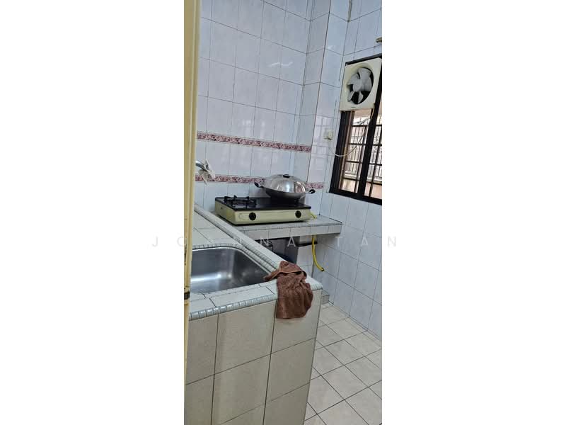 Semi-Detached House for Sale in Kota Kemuning (Shah Alam) - Joanna Tan - Kitchen - PropertyGuru.com.my