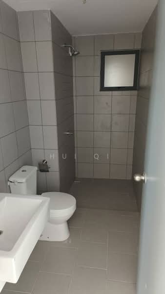 Service Residence for Sale at E'Island Lake Haven - Hui Qi - Bathroom - PropertyGuru.com.my