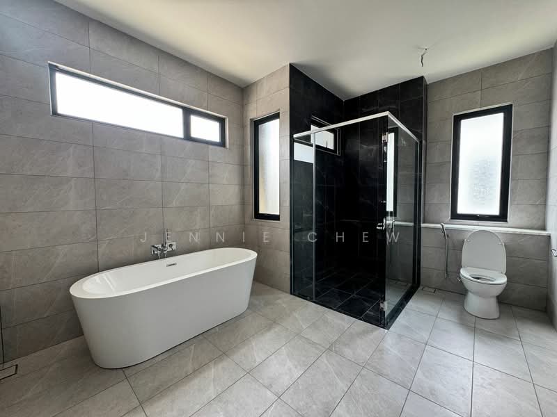 Semi-Detached House for Sale in Telok Panglima Garang (Selangor) - Jennie Chew - Bathroom - PropertyGuru.com.my