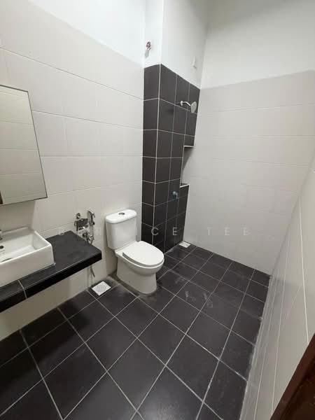 Rumah Teres 1 Tingkat untuk Dijual di Ulu Tiram (Johor) - Bernice Tee - Bathroom - PropertyGuru.com.my