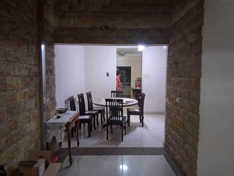 2-storey Terraced House for Sale in Putra Heights (Subang Jaya) - Ridhwan Razak - Dining Room - PropertyGuru.com.my
