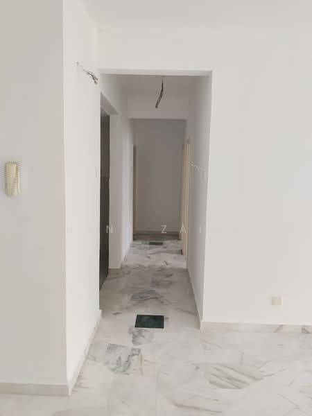 Kondominium untuk Dijual di Bay View Villas - Hana Zaini - Corridor - PropertyGuru.com.my