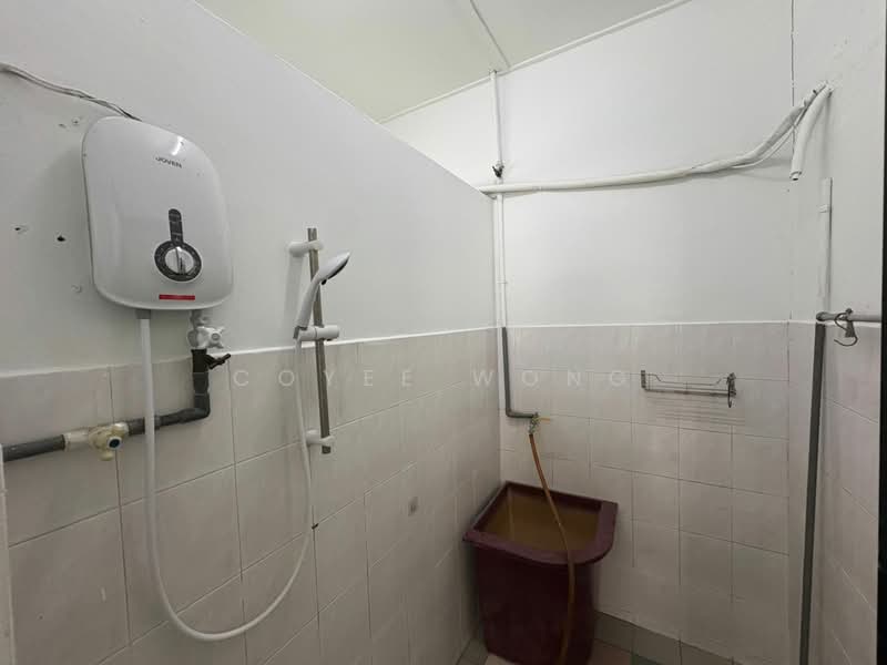 1-storey Terraced House for Sale in Kepong Baru (Kepong) - Coyee Wong - Bathroom - PropertyGuru.com.my