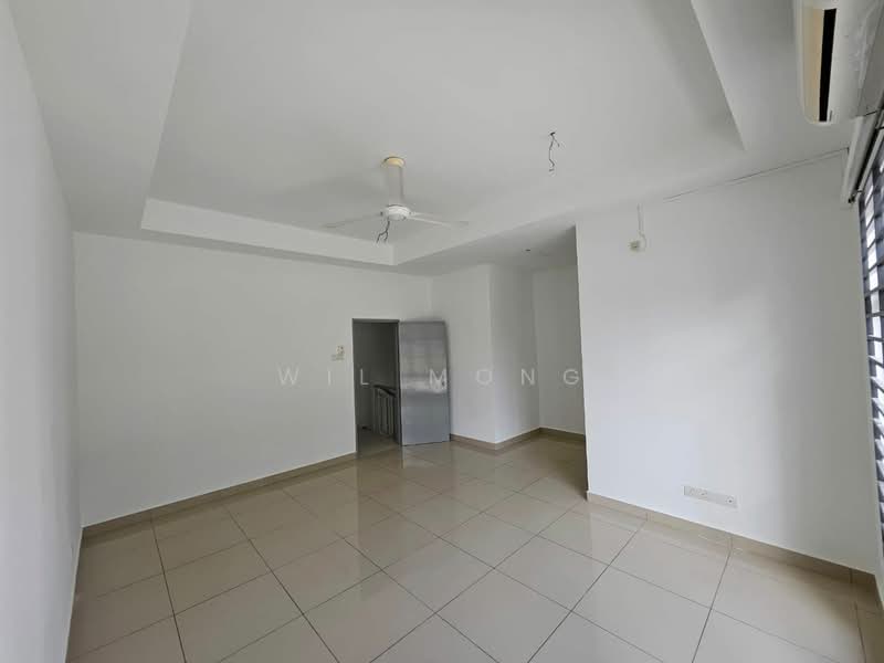2-storey Terraced House for Sale in Taman Seri Austin (Tebrau) - Wil Mong - Living Room - PropertyGuru.com.my