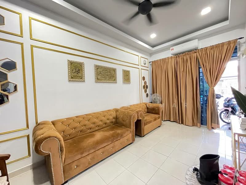 Rumah Teres 1 Tingkat untuk Dijual di Shah Alam (Selangor) - Nur Alia Omar - Living Room - PropertyGuru.com.my