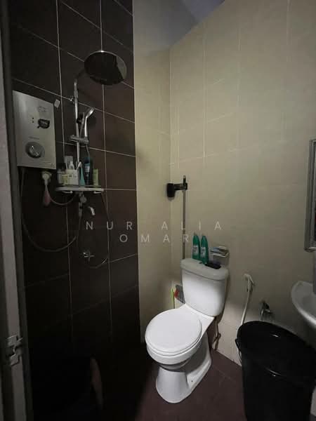 Rumah Teres 1 Tingkat untuk Dijual di Shah Alam (Selangor) - Nur Alia Omar - Bathroom - PropertyGuru.com.my