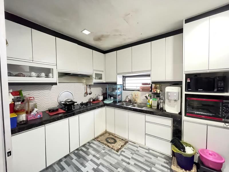 Rumah Teres 1 Tingkat untuk Dijual di Shah Alam (Selangor) - Nur Alia Omar - Kitchen - PropertyGuru.com.my