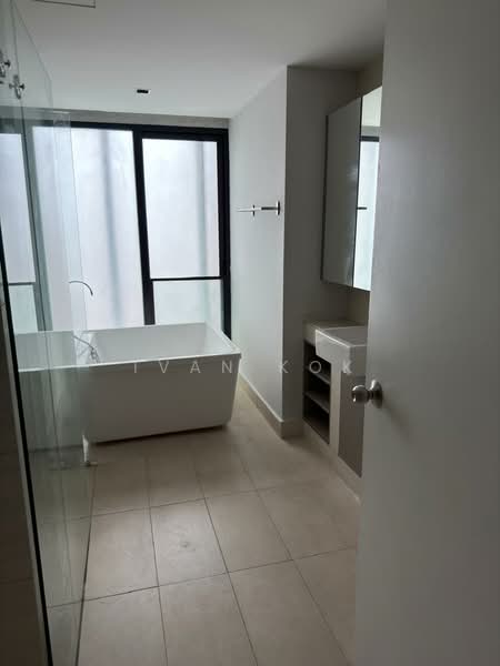 Kediaman Servis untuk Dijual di Lumi Tropicana Serviced Residence - Ivan Kok - Bathroom - PropertyGuru.com.my