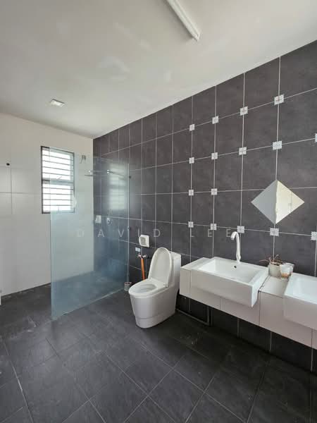 Bungalow for Sale in Rawang (Selangor) - David Lee - Bathroom - PropertyGuru.com.my