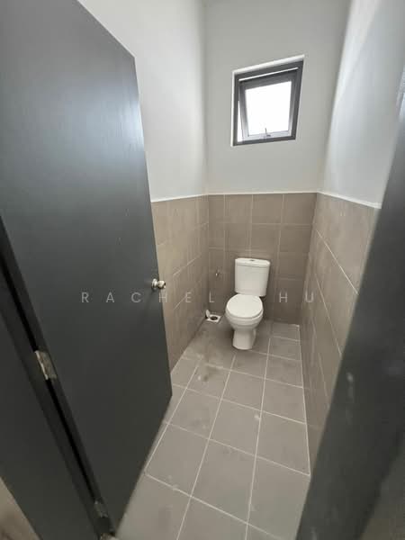 Shop / Office for Rent in Cyberjaya (Selangor) - Rachel Chu - Bathroom - PropertyGuru.com.my