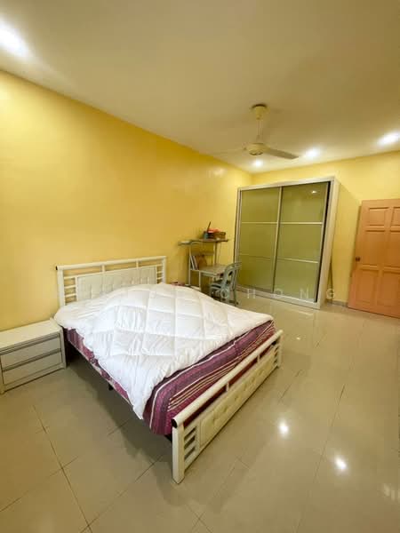 Rumah Teres 2 Tingkat untuk Dijual di Taman Century (Johor Bahru) - Elston Chong - Bedroom - PropertyGuru.com.my