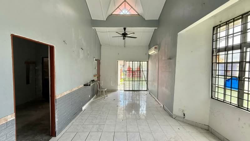 1-storey Terraced House for Sale in Taman Langat Jaya (Bangi) - HjLim . - Living Room - PropertyGuru.com.my