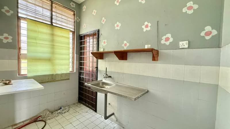1-storey Terraced House for Sale in Taman Langat Jaya (Bangi) - HjLim . - Kitchen - PropertyGuru.com.my