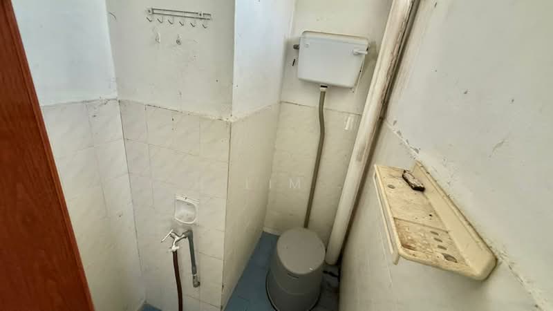 1-storey Terraced House for Sale in Taman Langat Jaya (Bangi) - HjLim . - Bathroom - PropertyGuru.com.my