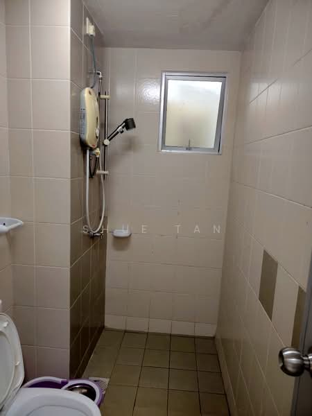 Pangsapuri untuk Disewa di Seri Baiduri - Shue Tan - Bathroom - PropertyGuru.com.my