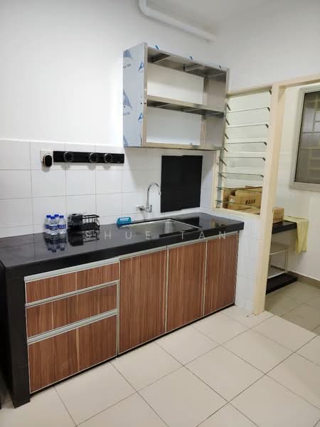 Pangsapuri untuk Disewa di Seri Baiduri - Shue Tan - Kitchen - PropertyGuru.com.my