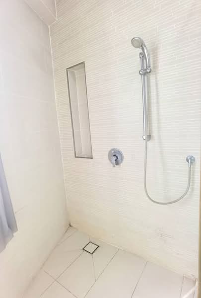 Servis Apartment untuk Disewa di Sapphire Paradigm - Victor Foo - Bathroom - PropertyGuru.com.my