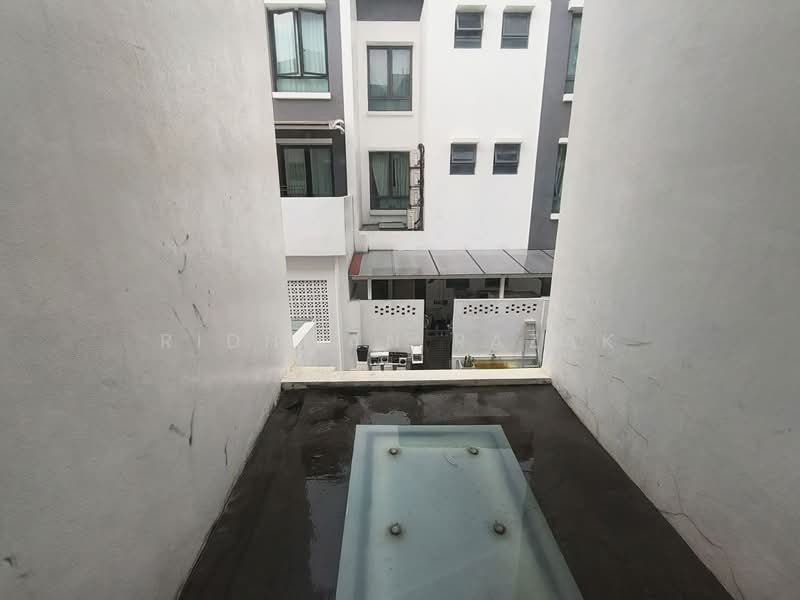 3-storey Terraced House for Sale in Shah Alam (Selangor) - Ridhwan Razak - Exterior - PropertyGuru.com.my