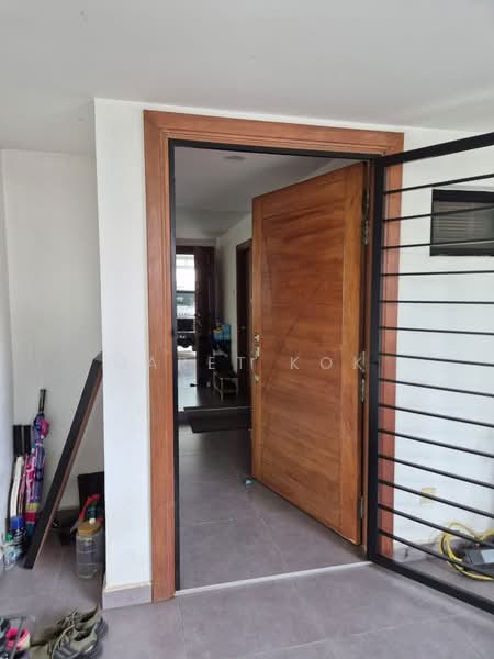 Semi-Detached House for Rent in Damansara Heights (Kuala Lumpur) - jaret kok - Entrance - PropertyGuru.com.my