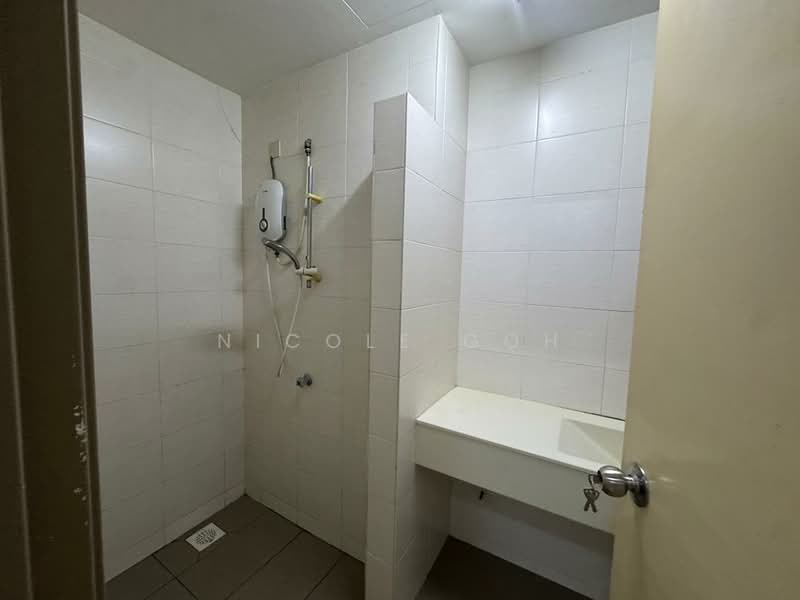 Service Residence for Sale at Platinum Lake PV 21 - Nicole Goh - Bathroom - PropertyGuru.com.my