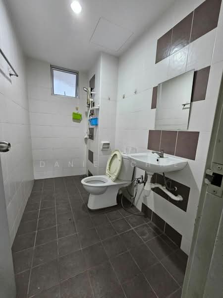 Kondominium untuk Disewa di The Golden Triangle Condominium - Daniel Chae - PropertyGuru.com.my