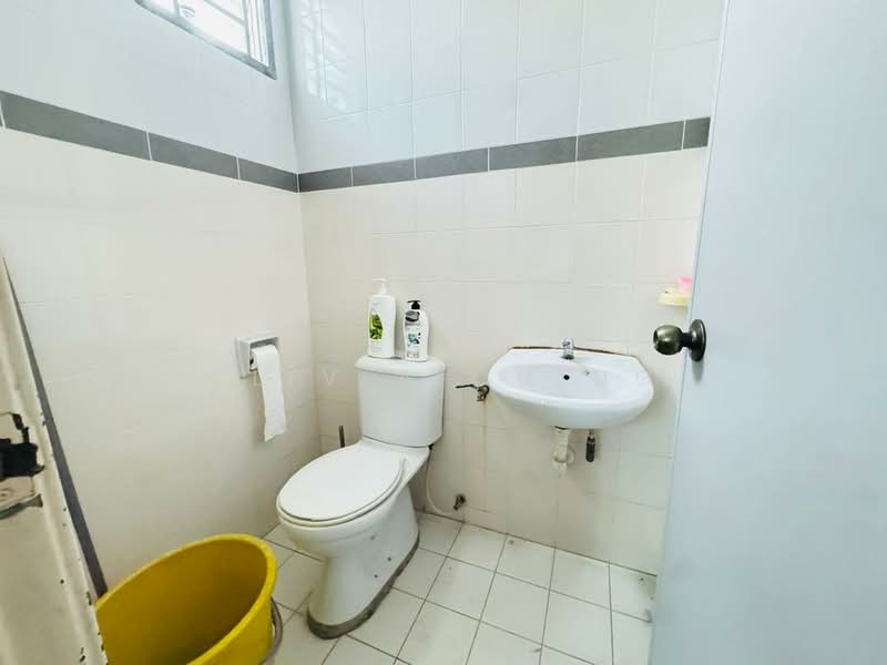 2-storey Terraced House for Sale in Austin (Johor Bahru) - Olivia Ching - Bathroom - PropertyGuru.com.my